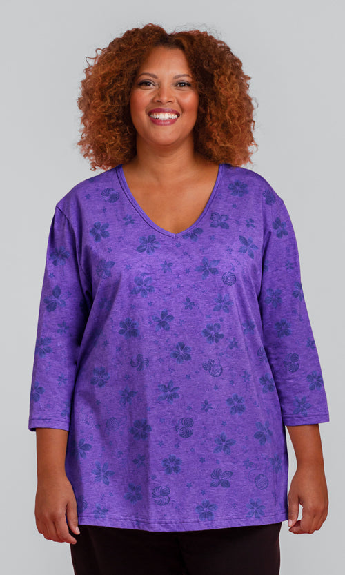 Soft Knit Print 3/4 V-Neck Tee