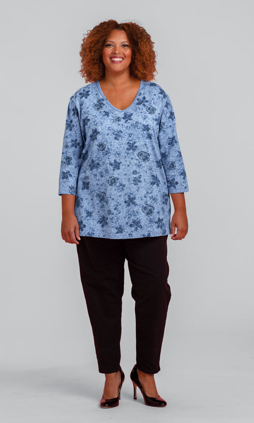 Soft Knit Print 3/4 V-Neck Tee
