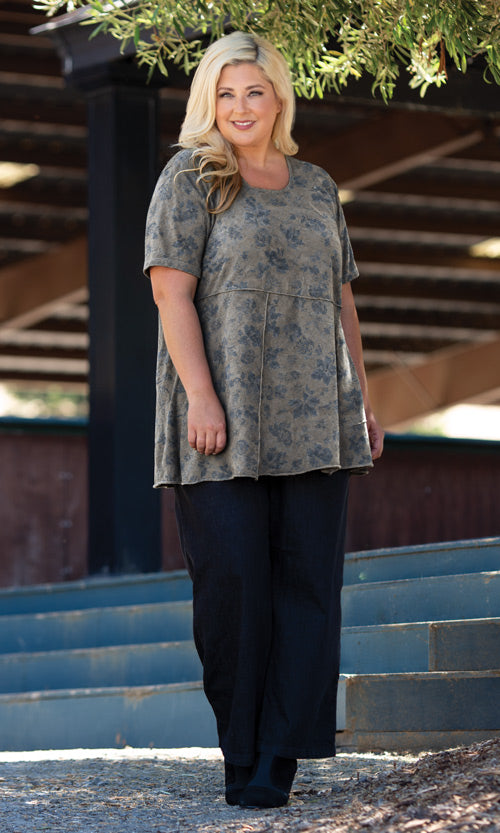 Soft Knit Short Sleeve Seam Detail Tunic